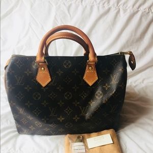 🎉SOLD🎉Speedy 30 Luis Vuitton 💯% authentic!!!